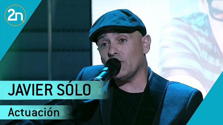 La 2 Noticias - Javier Sólo canta 'La guapa y el ciego'