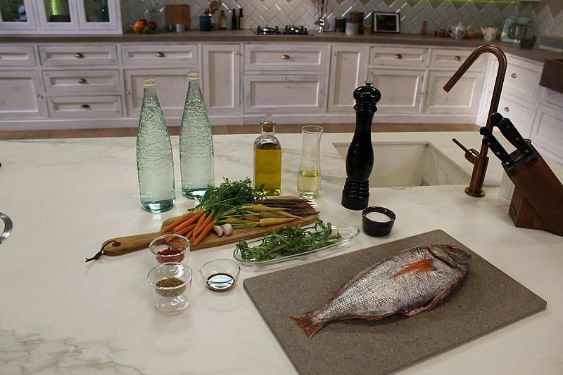 Hacer de comer - Tortillita de camarones y besugo a la espalda - ver ahora