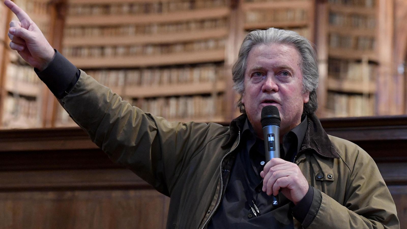 Steve Bannon crea una universidad en Italia para influir en la política europea
