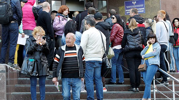 Telediario 1 - Colas en Ucrania para obtener la nacionalidad rusa