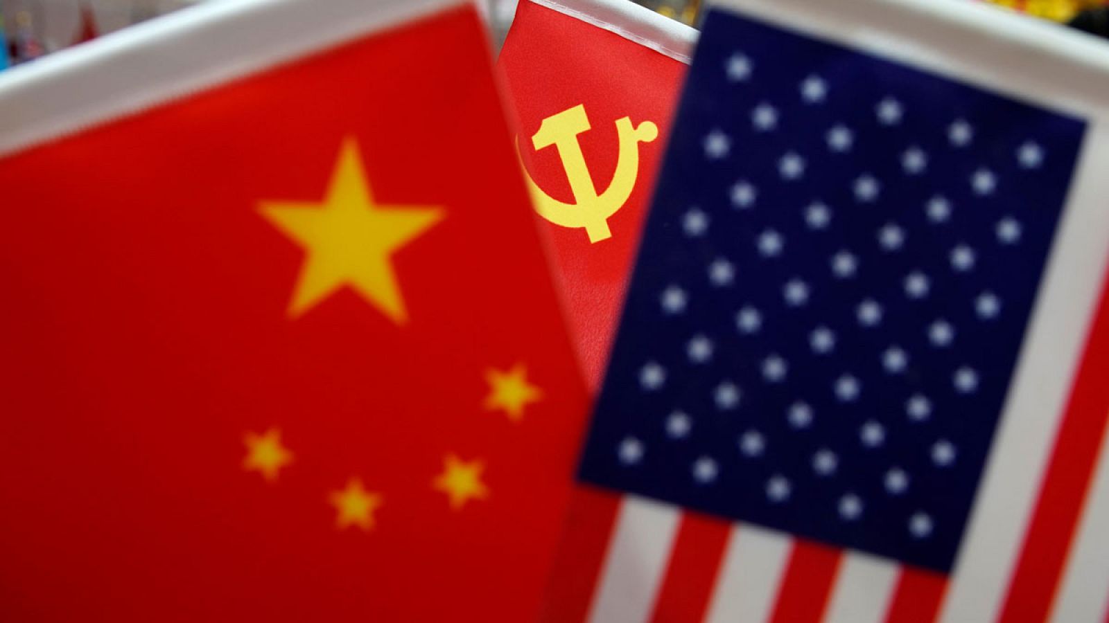 Estados Unidos sube al 25 % sus aranceles a miles de productos de China en plena negociación comercial