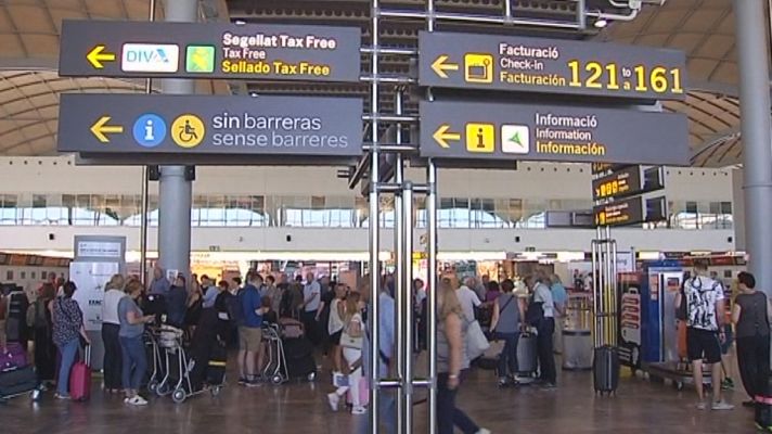 Telediario 1 - Detenido en el aeropuerto de Alicante a la expareja de la mujer asesinada en Torre Pacheco