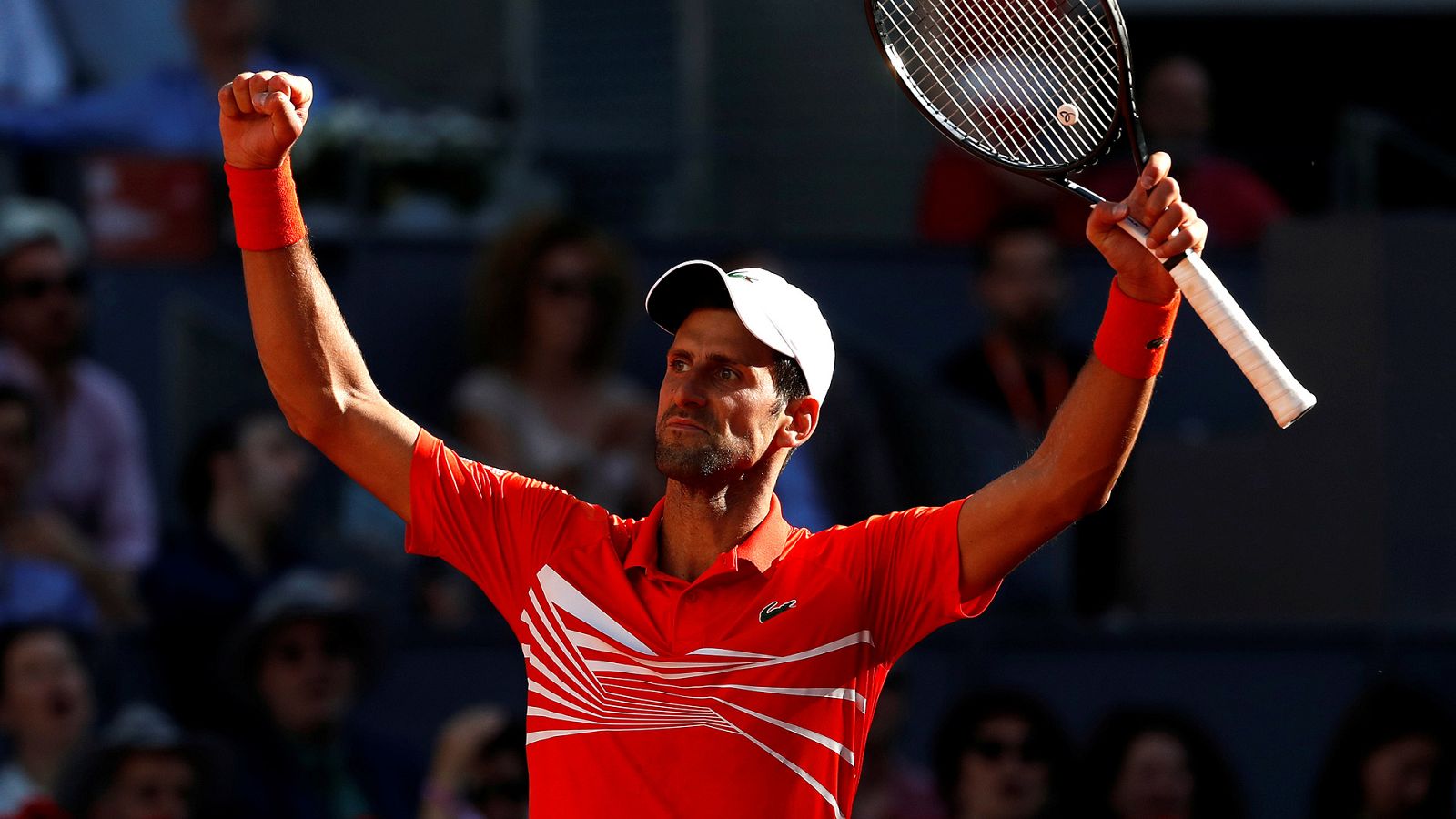 Novak Djokovic es el primer finalista del Madrid Open 2019 al eliminar en semifinales a Dominic Thiem en un competido partido que se decidió en dos desempates (7-6 y 7-6).