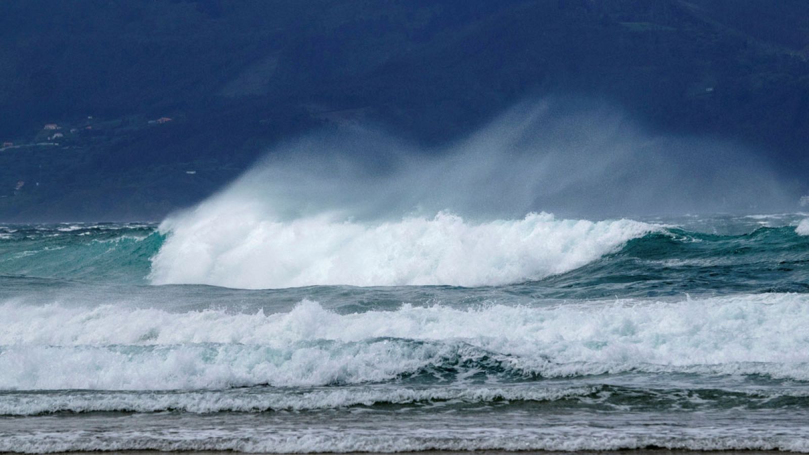 Fuerte viento y oleaje en el noreste y sur peninsular