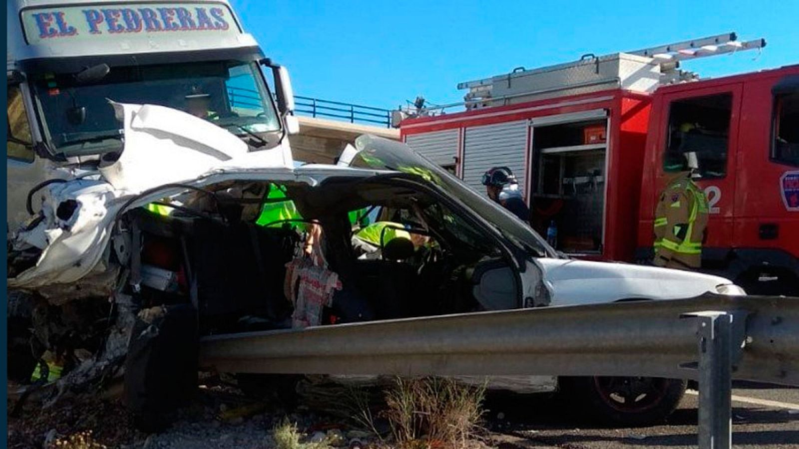 Dos muertos y seis heridos graves en un accidente de tráfico en Cieza con cuatro menores