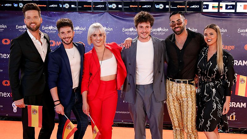 Miki llega a la Alfombra Naranja de la inauguracin de Eurovisin 2019