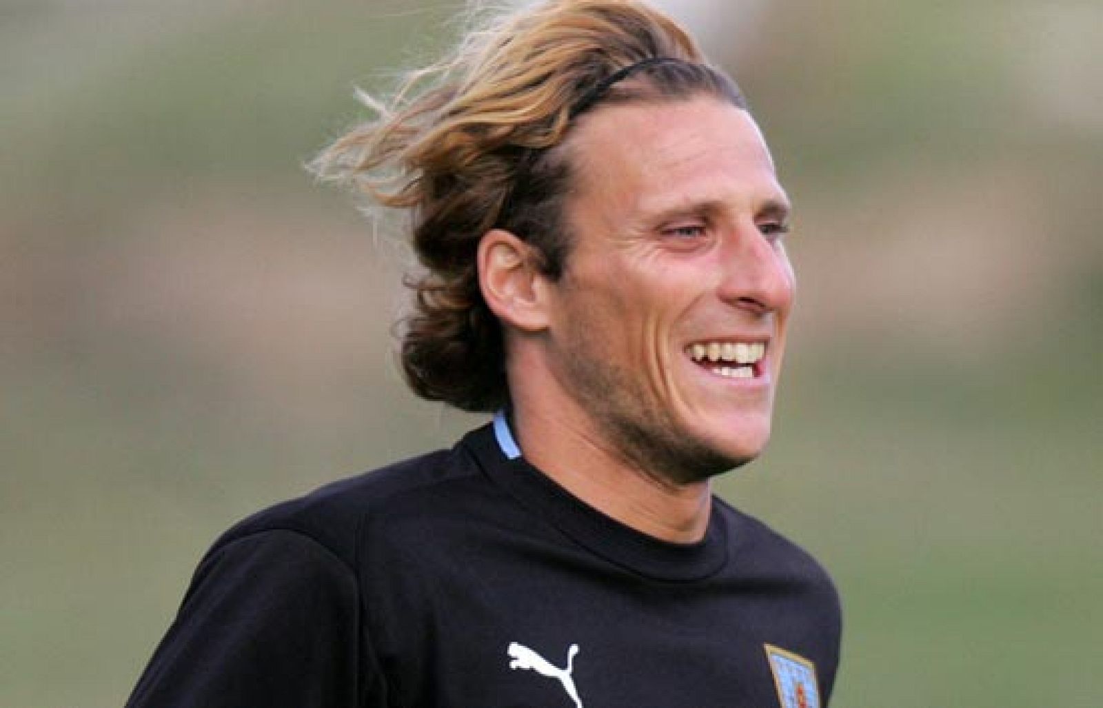 Abel se queda, el siguiente objetivo es Forlán | Ver