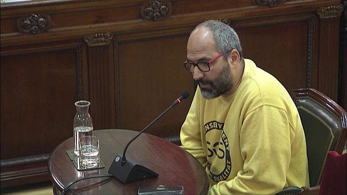 Informativo 24h - El portavoz de Escoles Obertes vincula esta iniciativa a la orden de Fiscalía y el TSJC de cerrar los centros el 1-O