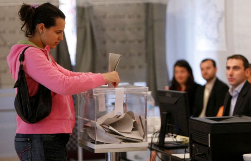 Los extranjeros votan en España | Ver