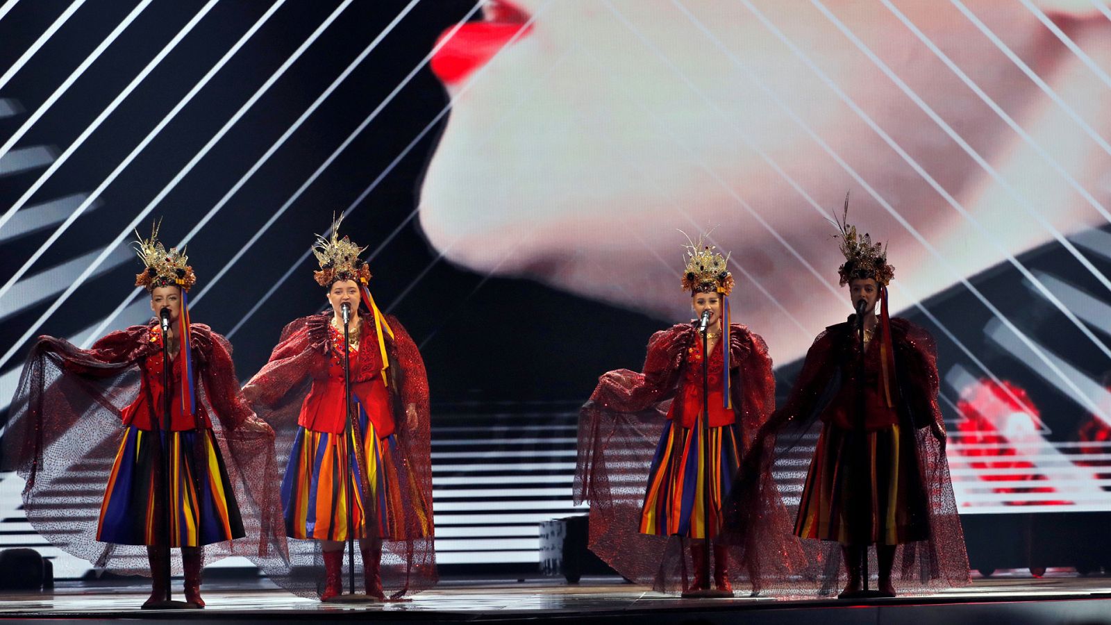 Eurovisión 2019 - Polonia: Tulia canta "Fire of love" en la primera semifinal