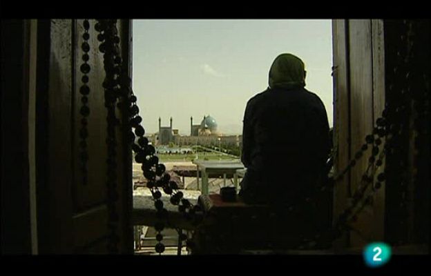 En portada - Irán: Juventud a escondidas