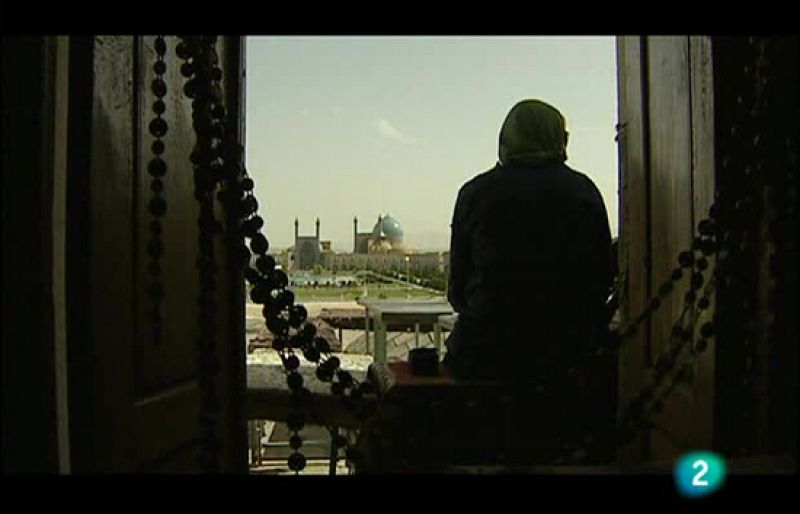 En portada - Irán: Juventud a escondidas