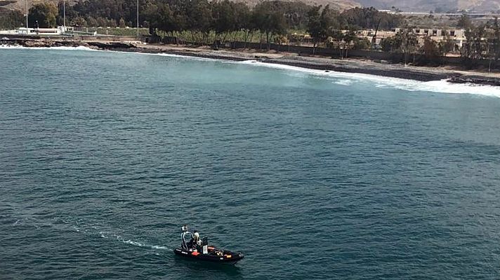Telediario 1 - Buscan a un bebé desaparecido en una patera en Gran Canaria
