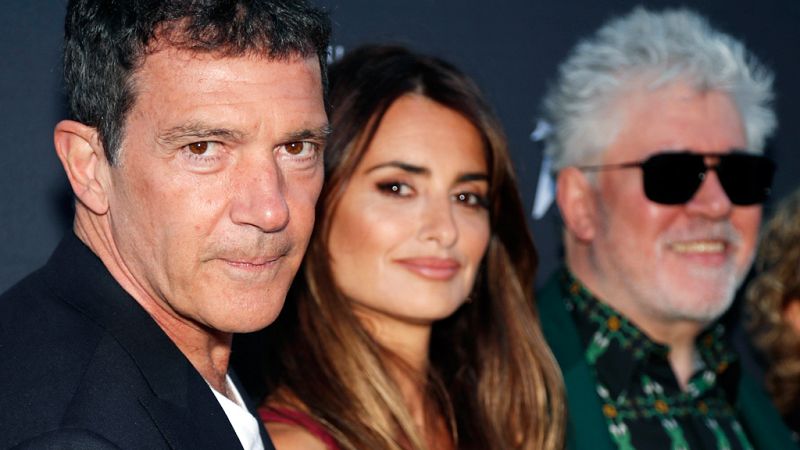 Almodóvar y los protagonistas de 'Dolor y gloria' presentan la película en Cannes