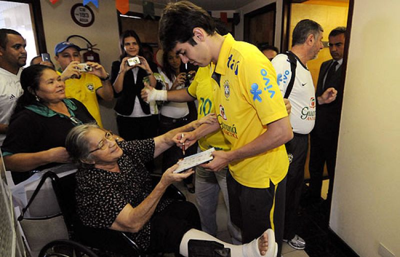 Kaká pasa el reconocimiento