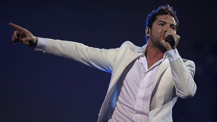 Telediario 1 - David Bisbal ofrece un concierto en el mítico teatro Olympia de París