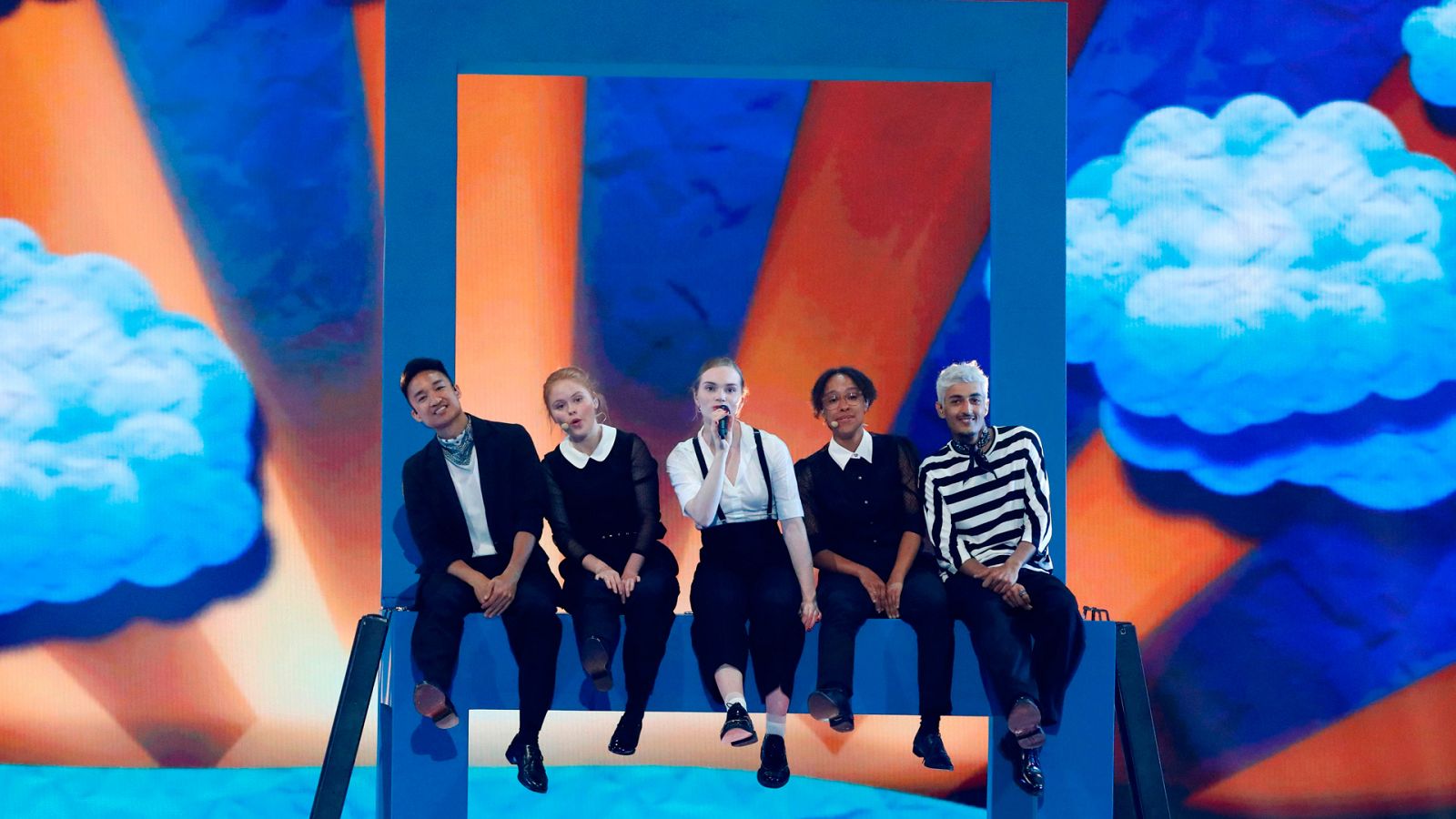 Eurovisión 2019 - Dinamarca: Leonora canta "Love ir forever" en la final