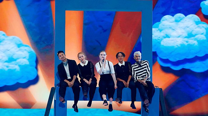 Eurovisión - Dinamarca: Michela Pace canta "Love ir forever"