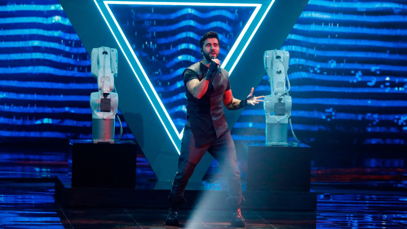 Eurovisión 2019 - Azerbaijan: Chingiz canta "Truth" en la final