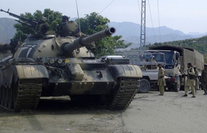 Continúan los combates entre el ejercito y los talibanes en Pakistan