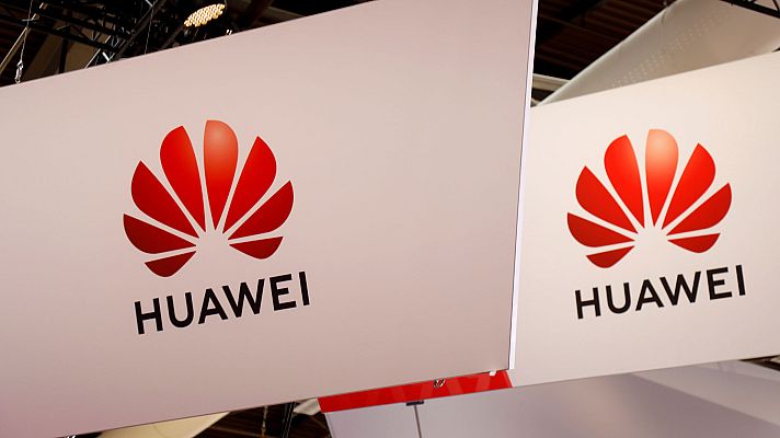 Telediario 1 - Google rompe con Huawei