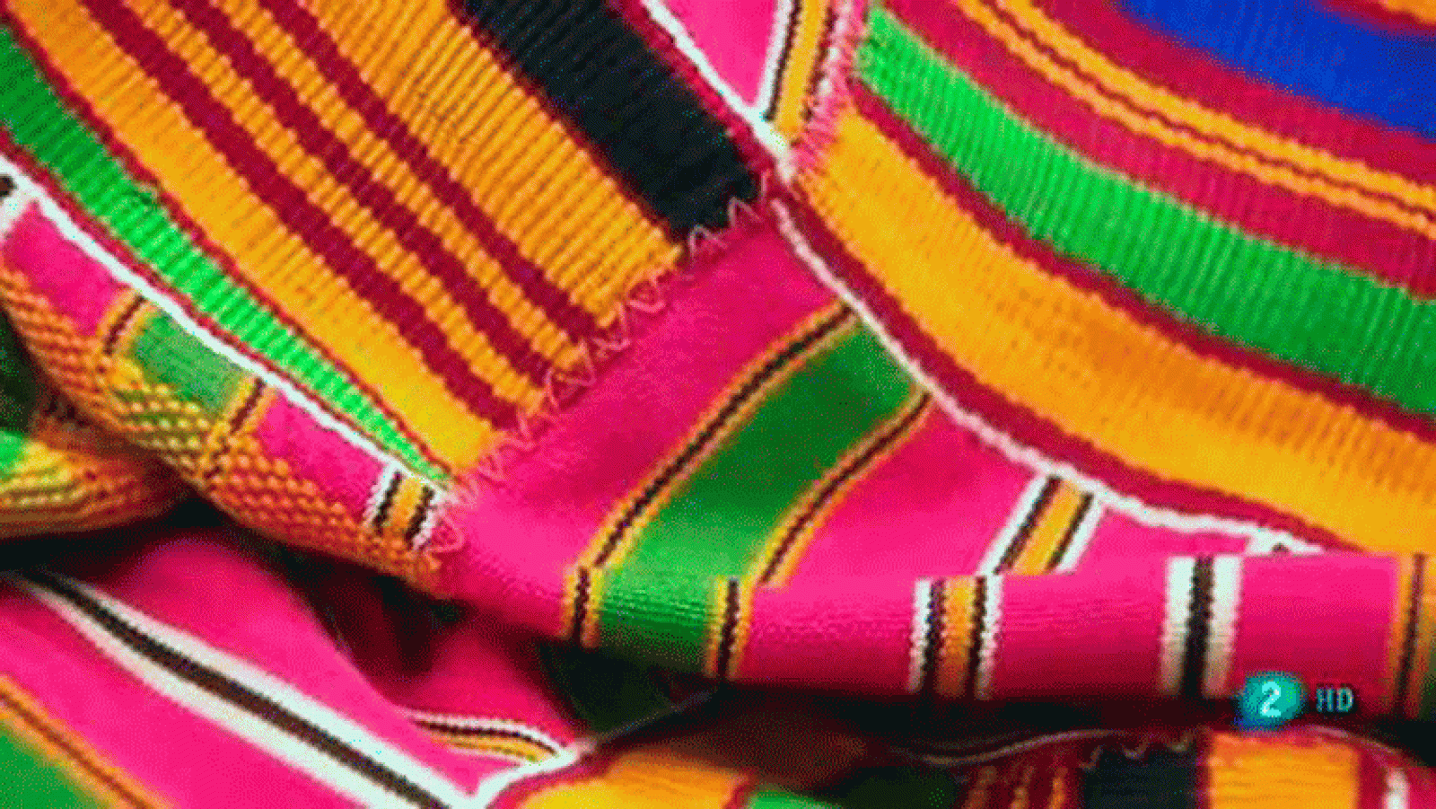 La aventura del saber. Mamah África moda textiles africanos Maica y Laura arte