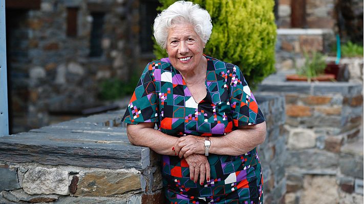 Telediario 1 - 26M: Charito, de Abuelas por Patones, aspira a ser alcaldesa de este pueblo madrileño a sus 95 años