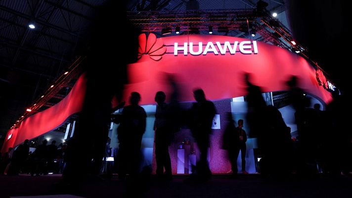 Telediario 1 - Huawei asegura que seguirá proporcionando actualizaciones tras el veto de Google