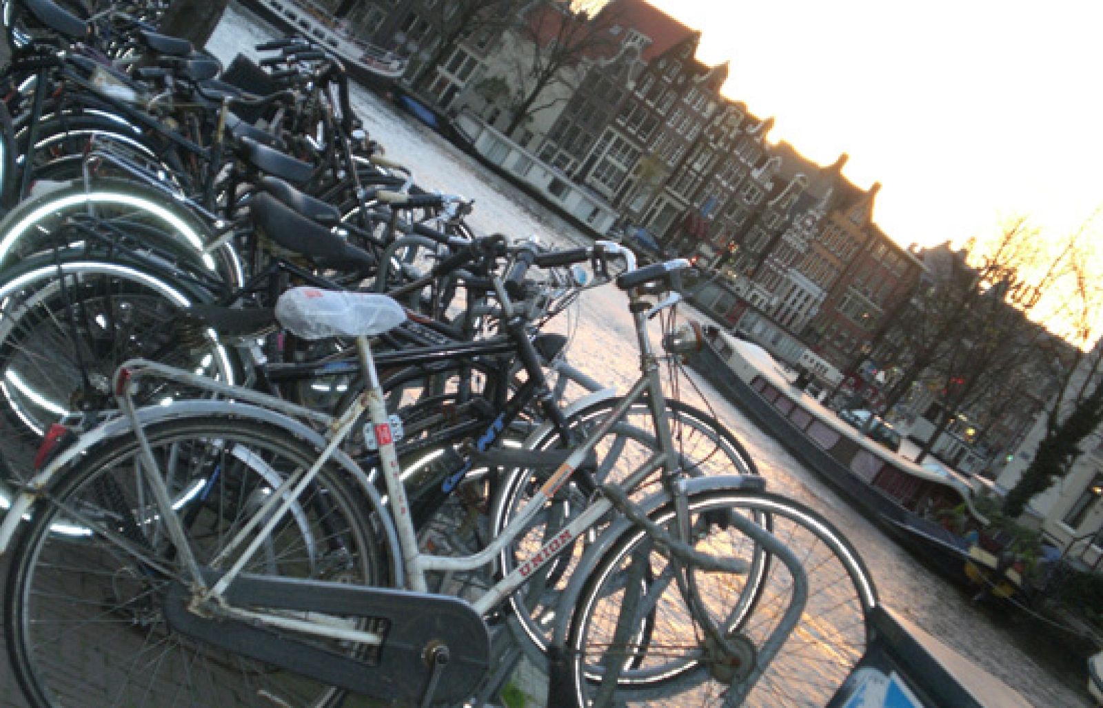 Españoles en el mundo - Amsterdam - Avance | Ver