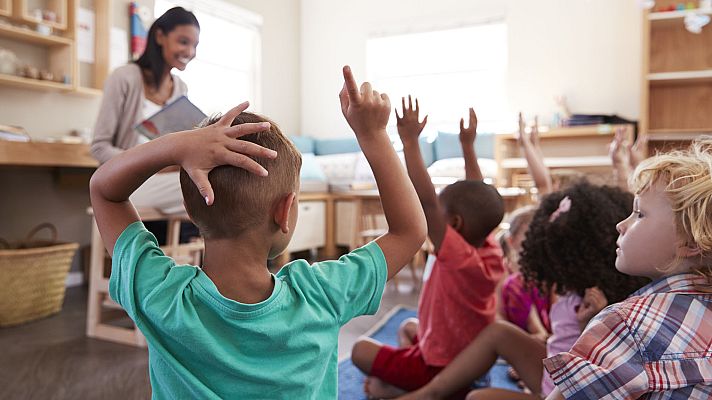 Telediario 1 - Las guarderías, en huelga contra los sueldos precarios