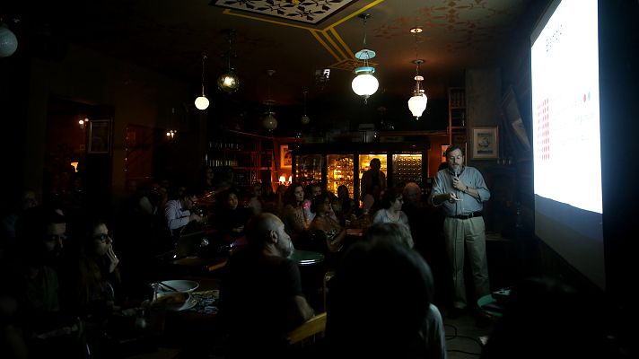 Telediario 1 - La ciencia se va de bares