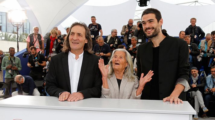 Telediario 1 - Los incendios de Galicia llegan a Cannes