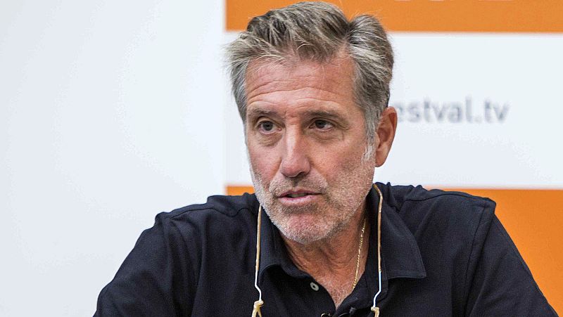 Bebo San Juan, alter ego de Emilio Aragón, da 'La vuelta al mundo' a ritmo de música cubana