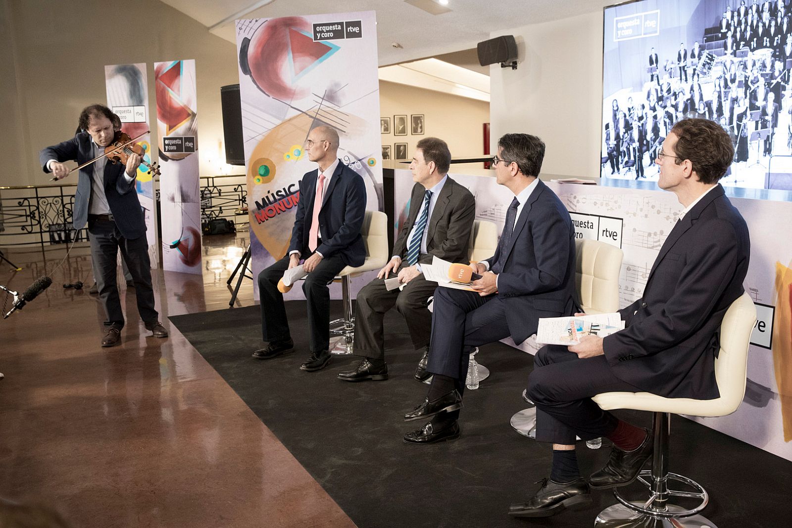 La OCRTVE presenta a su nuevo director Pablo Gonzalez