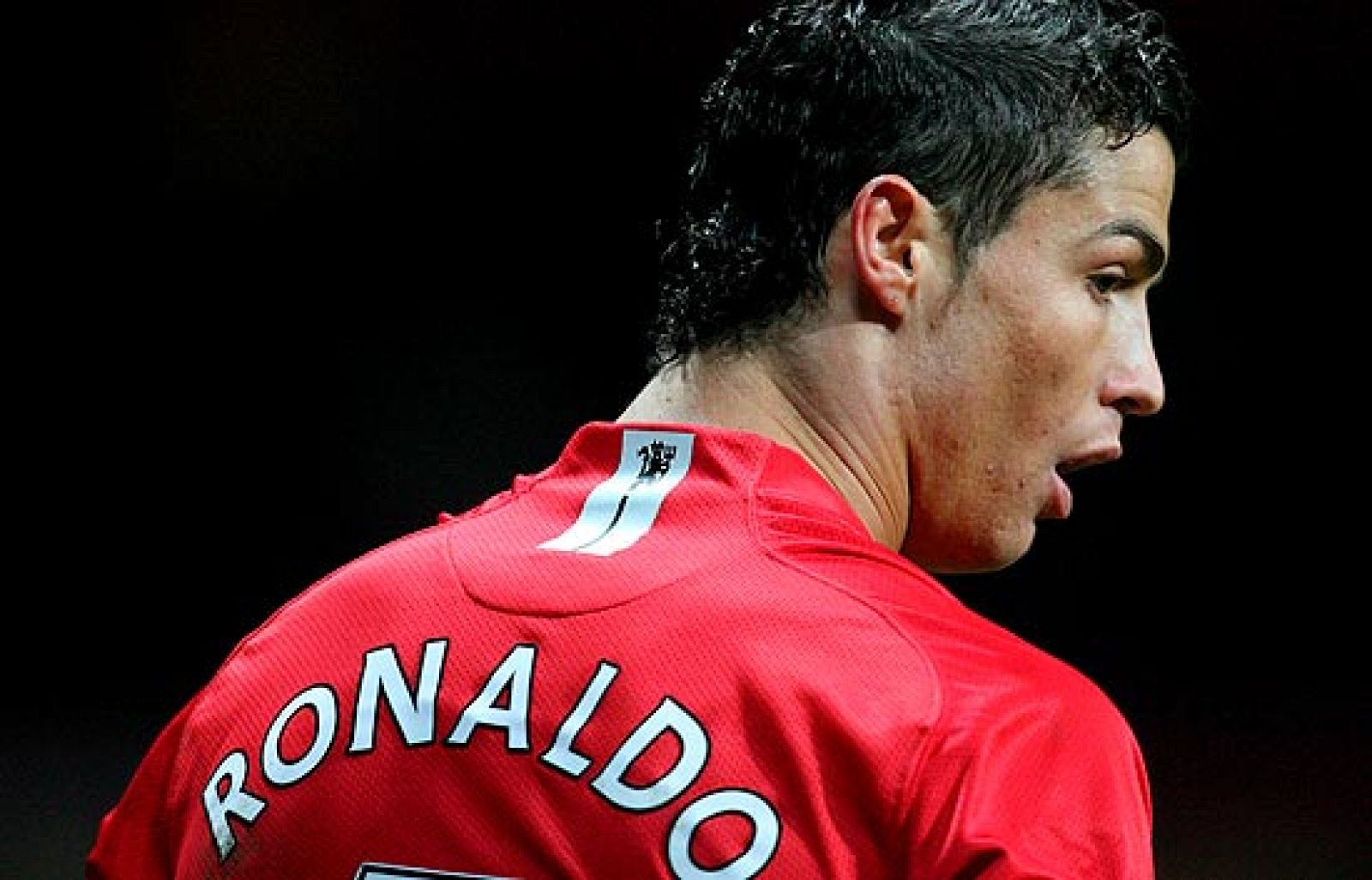 La venta de Cristiano Ronaldo al Real Madrid se ha convertido en el centro de interLa venta de Cristiano Ronaldo al Real Madrid se ha convertido en el centro de interés británico.