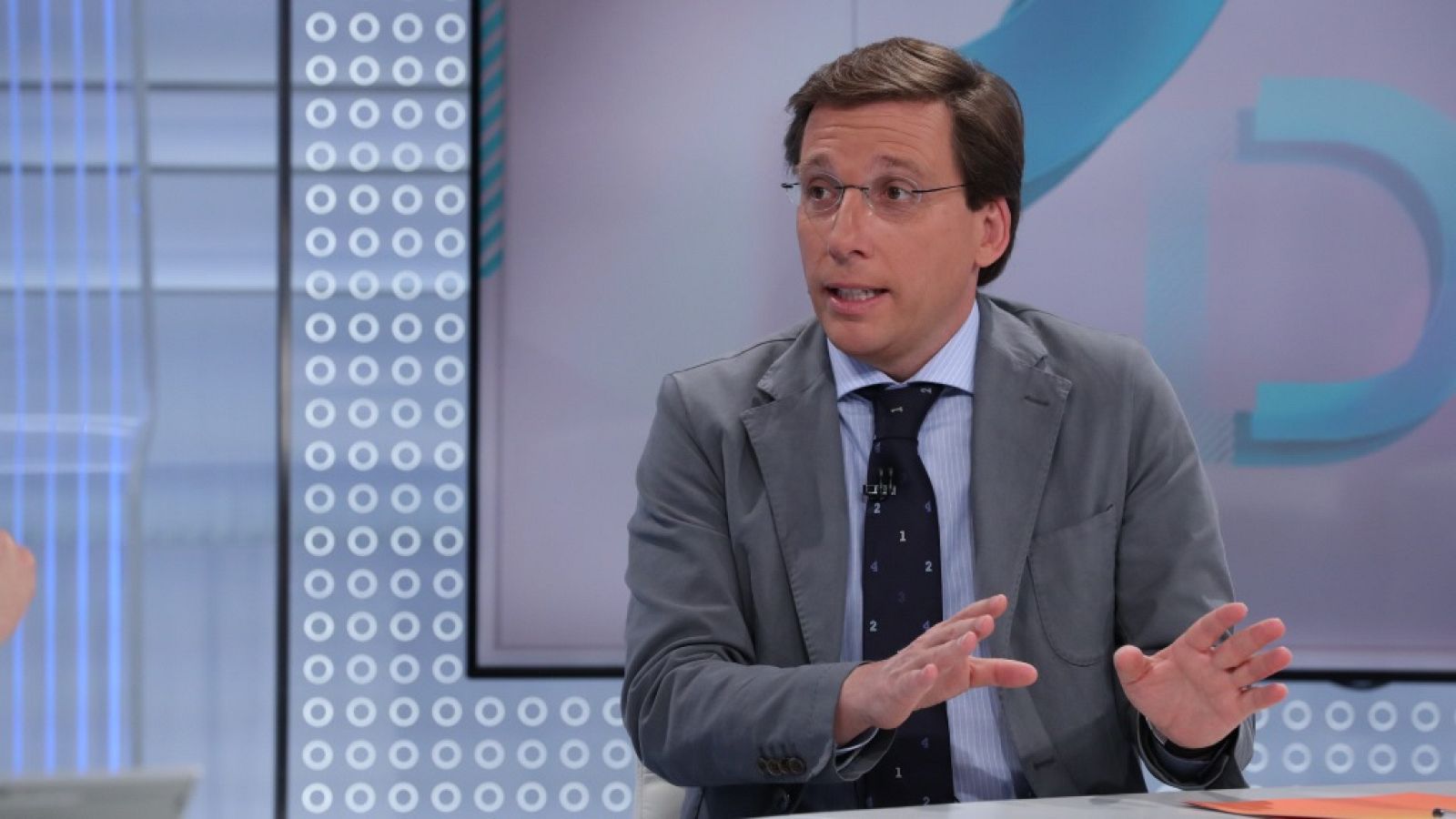 Los desayunos de TVE - José Luis Martínez Almeida, candidato del Partido Popular a la alcaldía de Madrid - ver ahora