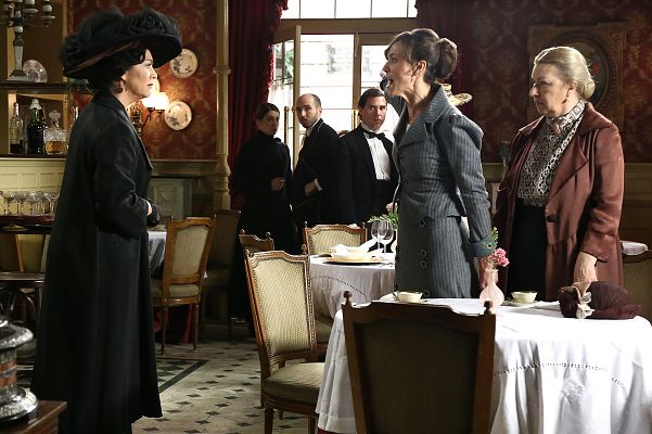 Acacias 38 - Bellita estalla contra Felicia