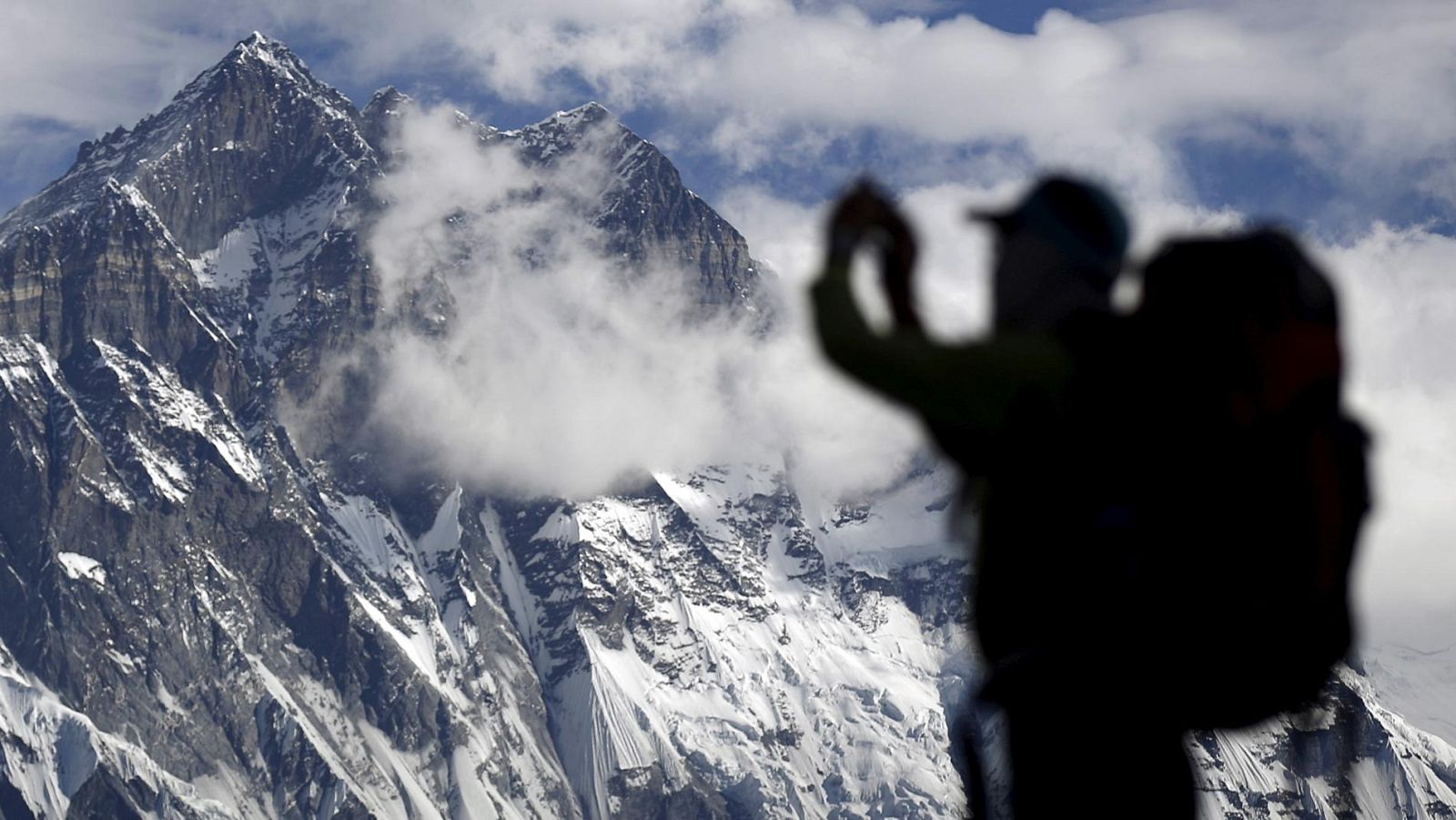 Se eleva a siete el número total de muertos en el Everest esta temporada | Ver