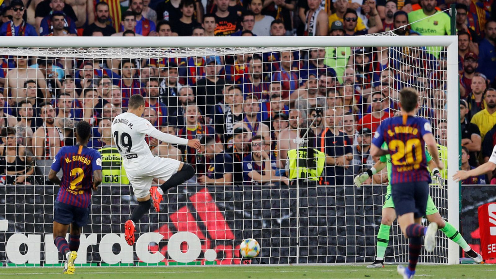 Final Copa del Rey: FC Barcelona 0-2 Valencia (Rodrigo Moreno) | Ver