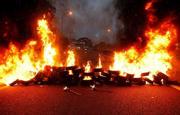  - Huelguistas del metal en asamblea