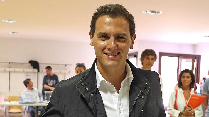  - Rivera llama a la participación y pide un "cheque de confianza" para Ciudadanos