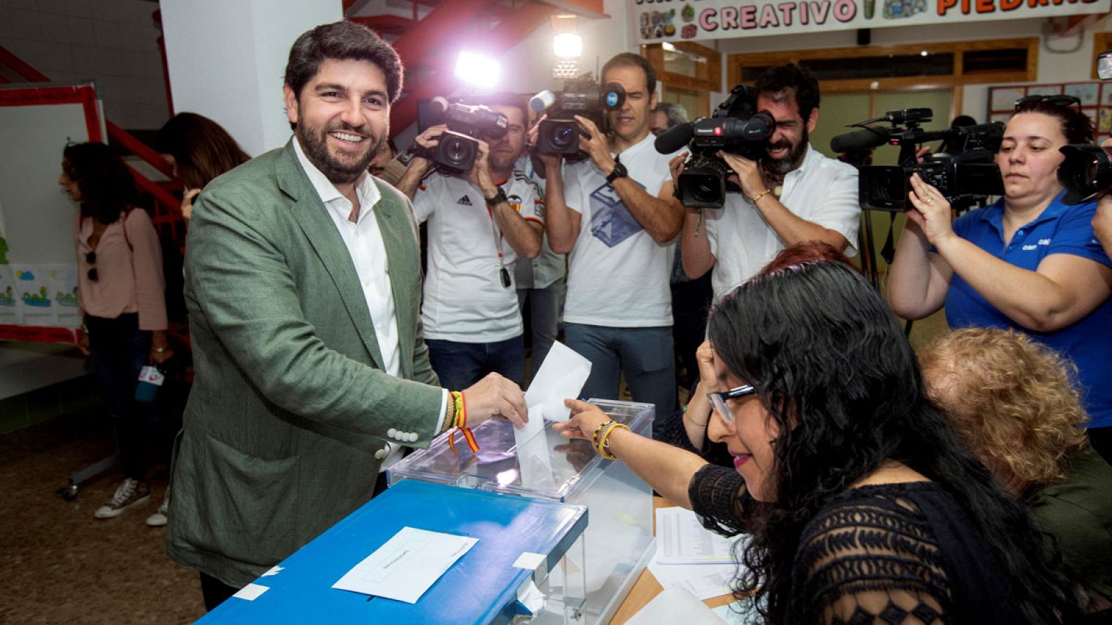 El PP se disputa sus feudos en las elecciones municipales y autónomas ante la subida de Ciudadanos y PSOE