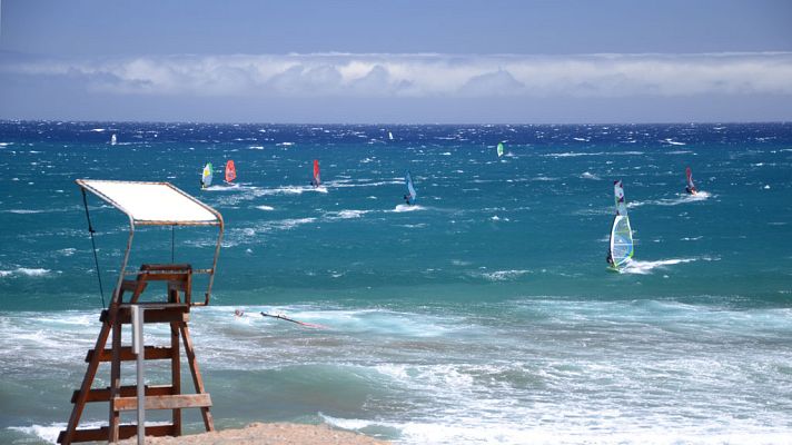 El tiempo - Intervalos de viento fuerte en el Ampurdán, bajo Ebro, y Canarias