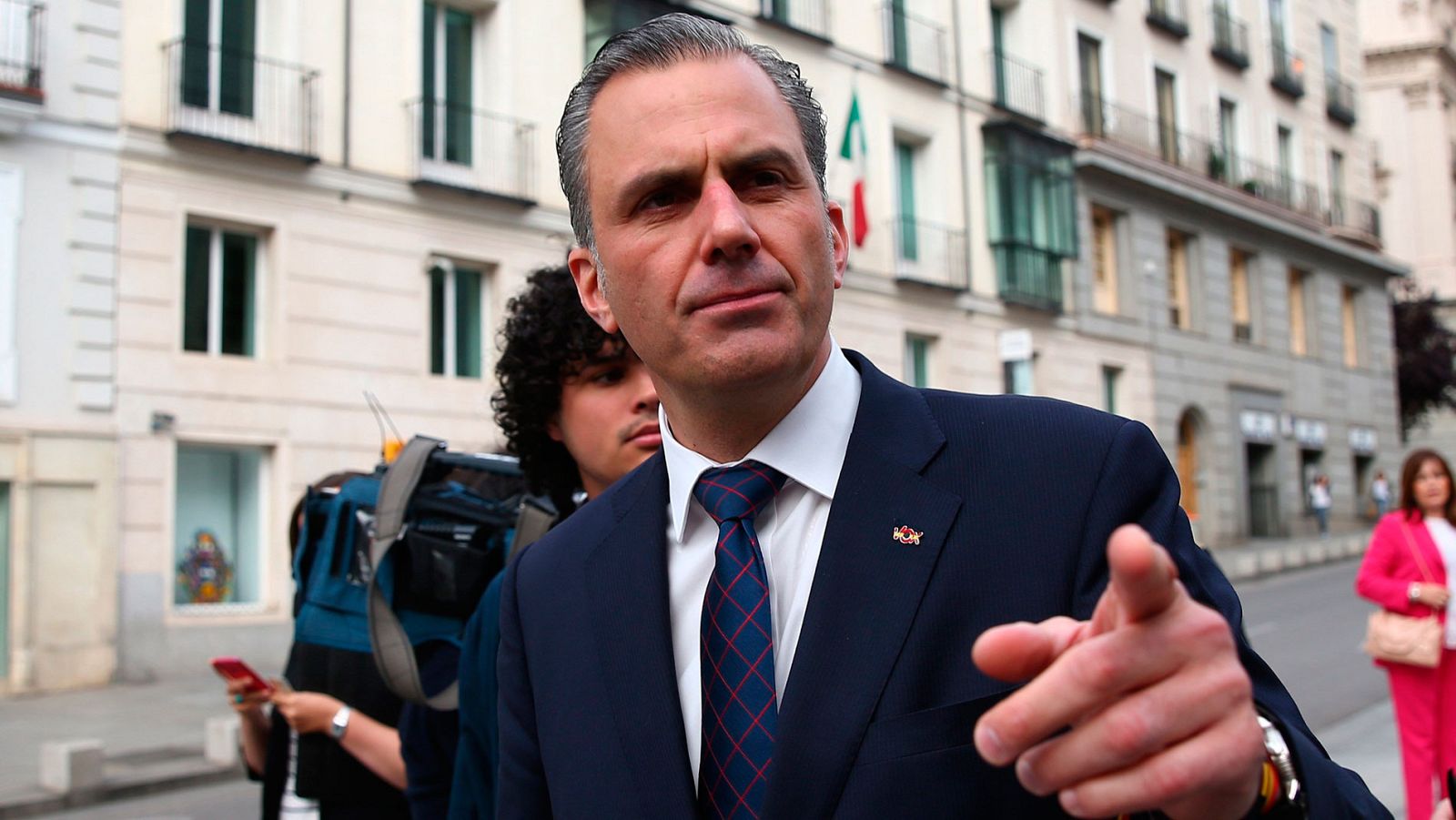 Ortega Smith: "Vamos a exigir cambios reales. No hemos venido a ocupar escaños"