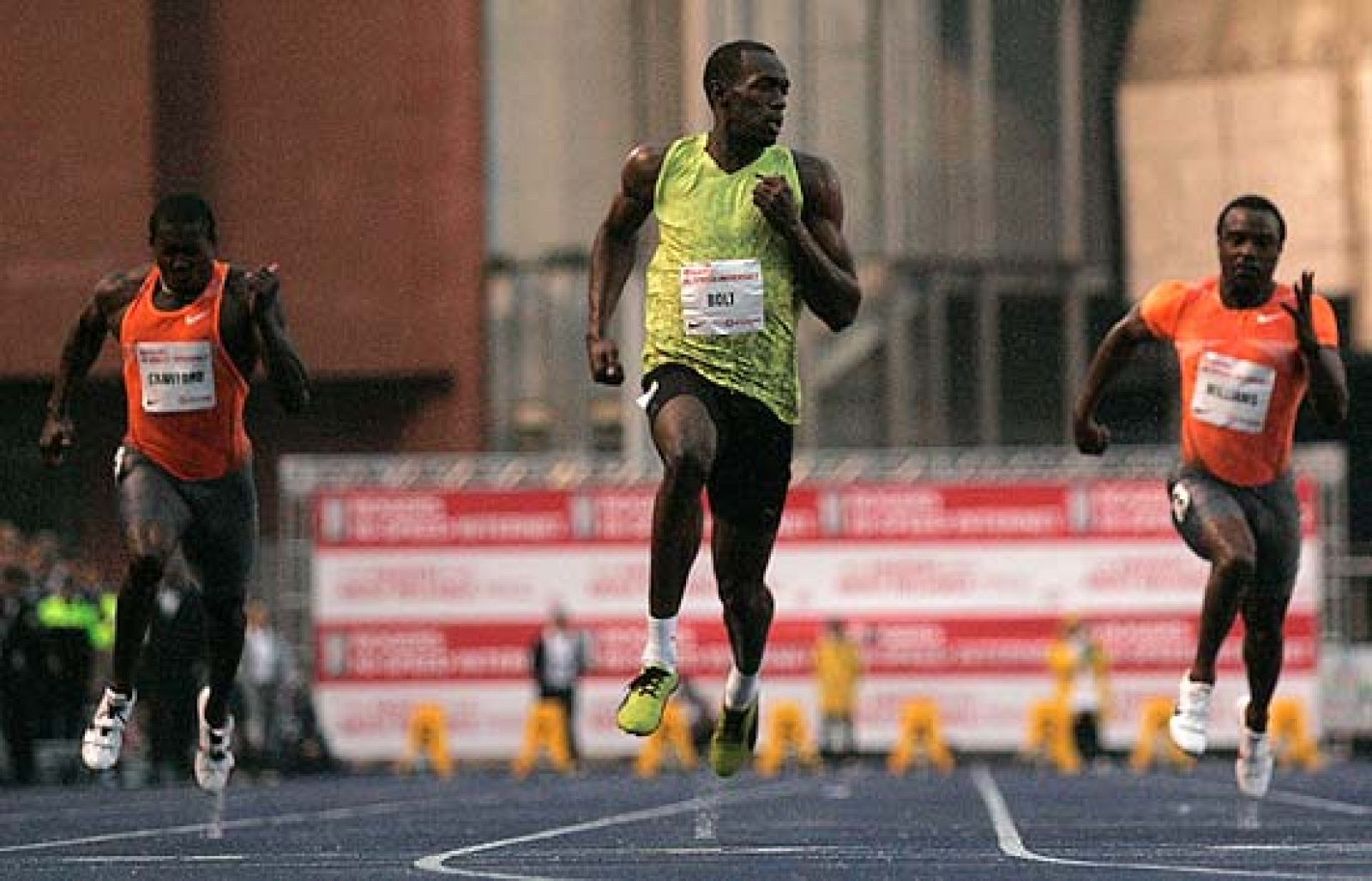 Bolt gana, pero sin bajar de 10 segundos | Ver