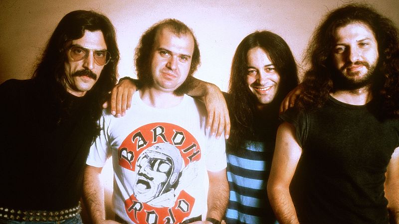 Barón Rojo interpreta "Los rockeros van al infierno" (1982) - Aplauso | Ver