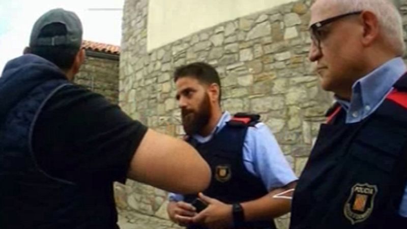 Actuación de la Guardia Civil en Sant Martí de Sesgueioles, bloqueado con tractores