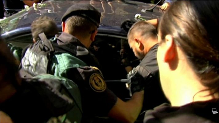 Informativo 24h - La Fiscalía muestra el vídeo del intento de "sustracción" de un detenido en Exteriores el 20S