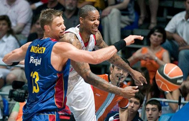 Baloncesto en RTVE - El TAU iguala la eliminatoria