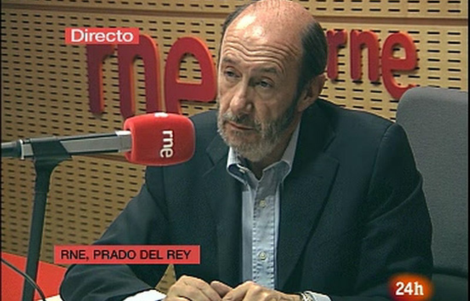 El ministro de Interior, Alfredo Pérez Rubalcaba, ha señalado en RNE que la banda terrorista ETA pretendía "elevar la moral de tropas" con el plan de fuga abortado de dos etarras de la prisión de Huelva. En su opinión, de haberlo conseguido, además
